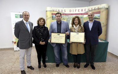Ycoden Daute Isora premia la carta de vinos del Kazan y distingue como miembro honorífico a Eladio González Díaz